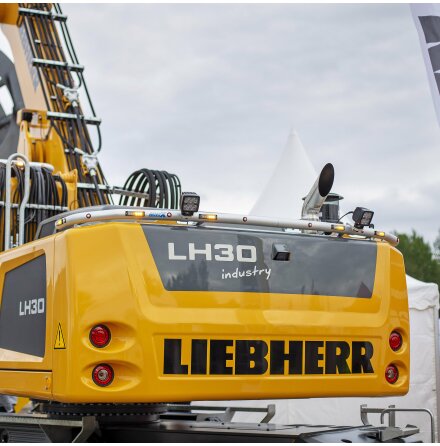 Liebherr L30H Motviktsbge RAL 7024